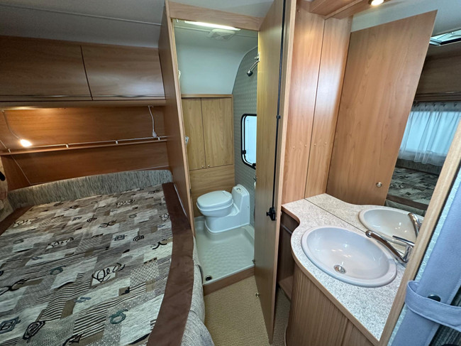 Bürstner Ventana 460 TS foto: 19