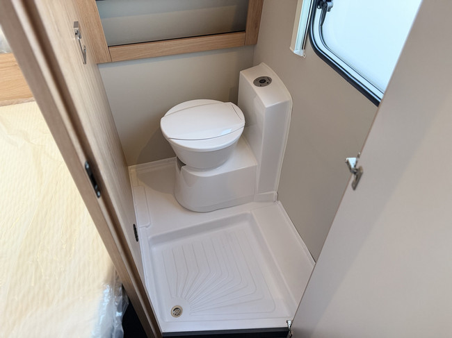 Knaus SPORT 450 FU gas uitvoering foto: 15