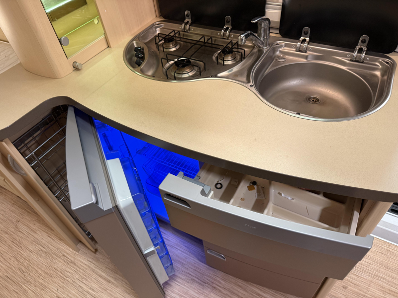 Hobby La Vita Bionda 495 UL 2 BEDDEN MOVER LUIFEL TOP  foto: 10