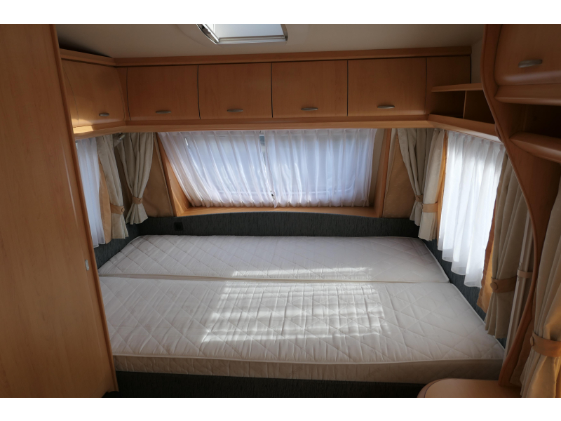 Hobby De Luxe 520 TMF mover, airco en voortent  foto: 9