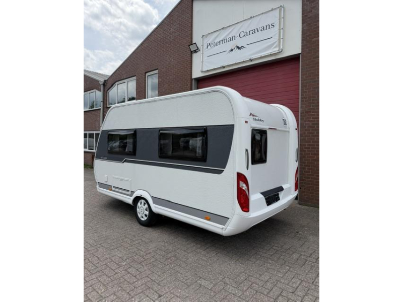Hobby De Luxe 400 SFE Incl. Mover en Voortent 