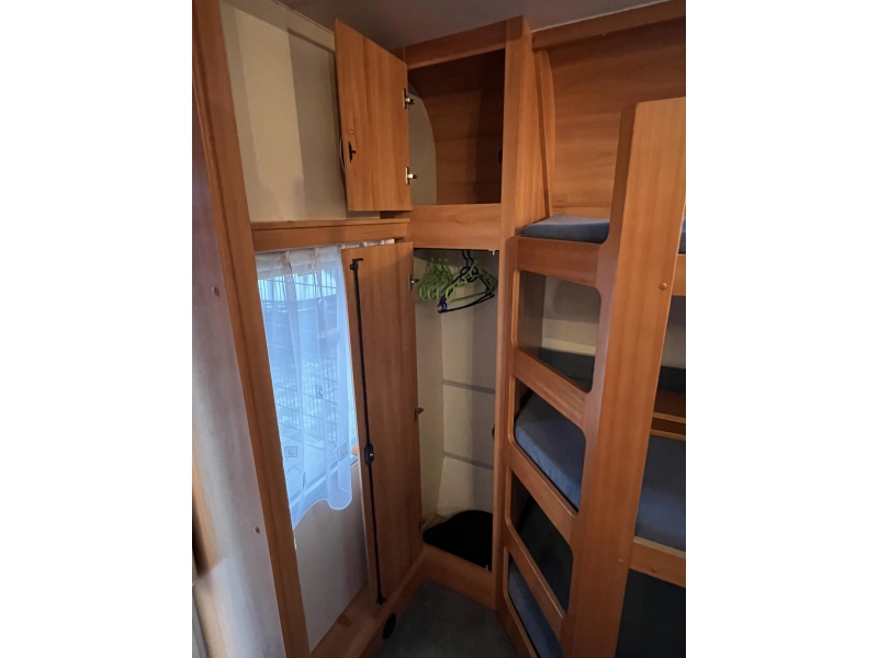 Hobby De luxe Easy 560 KMFE stapelbed zit frans 