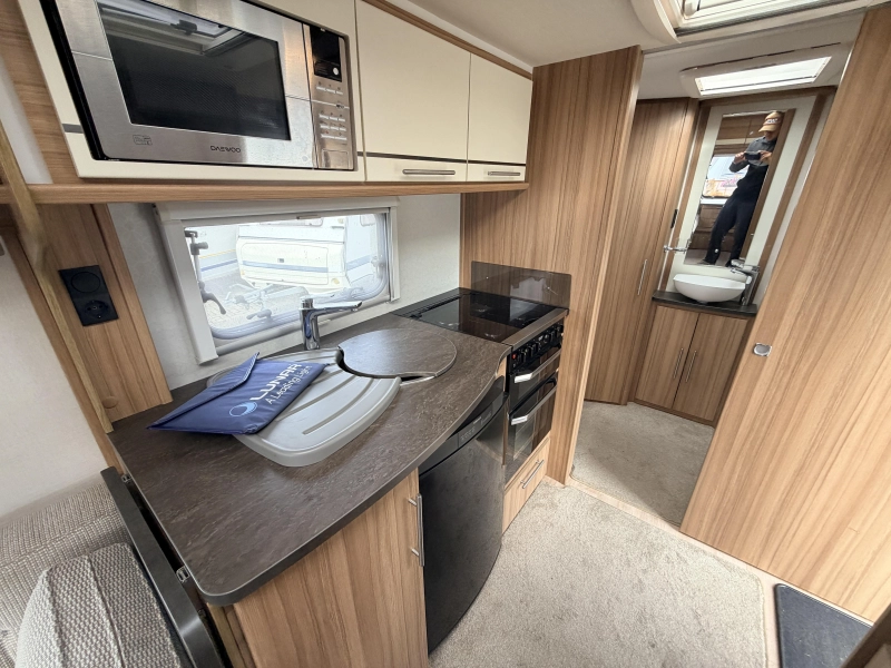 Elddis Crusader Solano 462 Mover voortent. Enkel bed  foto: 10