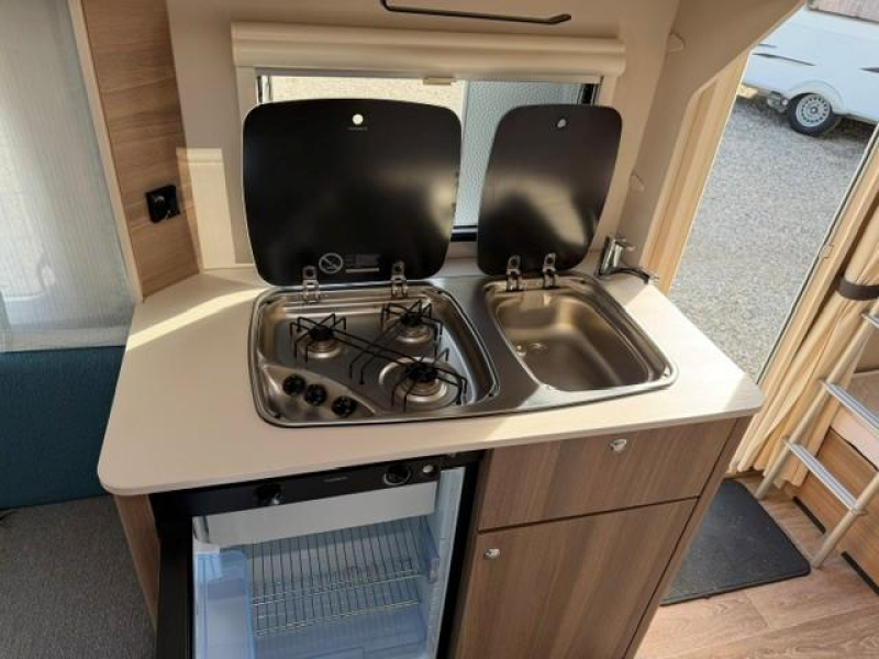 Dethleffs C'Joy 480 QLK mover airco stapelbed  foto: 16