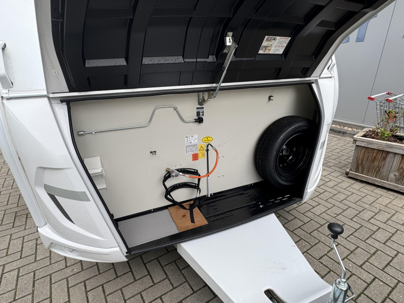 Weinsberg CaraOne Edition HOT 450 FU incl Mover en deel tent  foto: 16