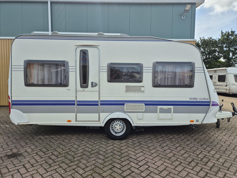 Hobby De Luxe 450 UF  foto: 1