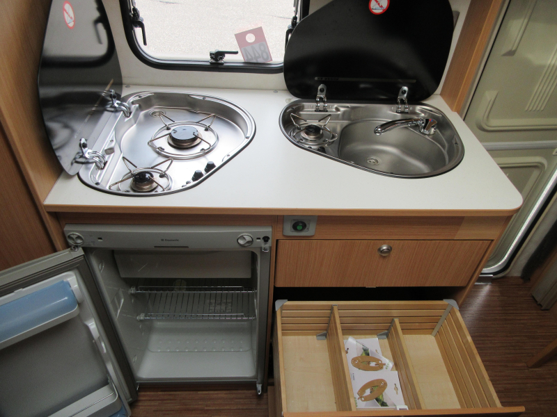 Adria Altea 462 PK LICHTGEWICHT EN VOORTENT  foto: 14