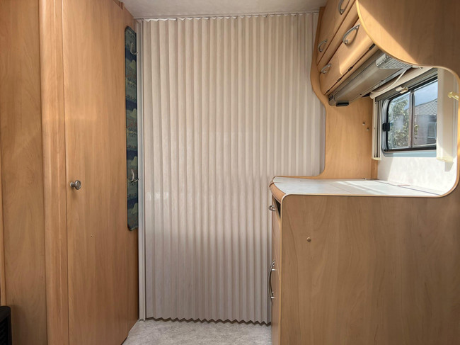 Fendt Saphir 470 | Fietsenrek | Rondzit | Vast bed | Voortent foto: 20