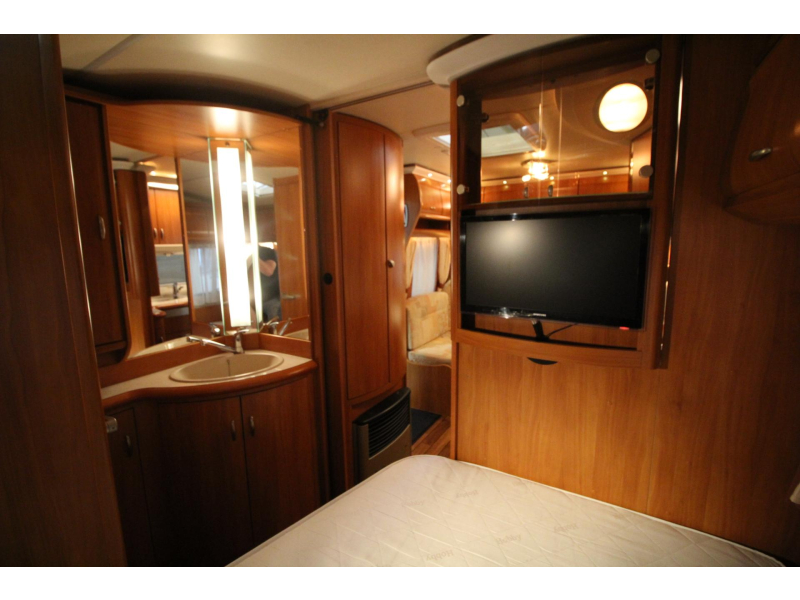 Hobby Excellent 460 UFE Mover Voortent Fietsenrek  foto: 16