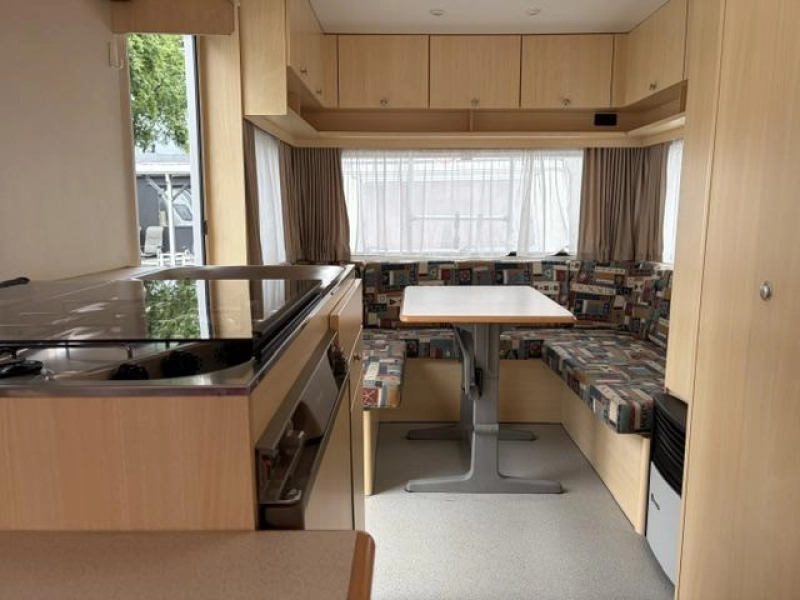 Delta Delta 4600 CT RONDZIT VASTBED VOORTENT 