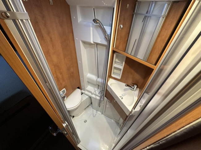 Malibu Van 640 LE LENGTE BEDDEN + TREKHAAK foto: 12
