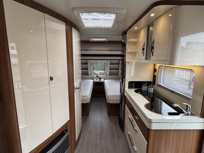 Hobby Excellent 495 UL met enkele bedden **Mover/Fietsendrager/Luifeltent/1e eigenaar/Zeer nette caravan** foto: 20