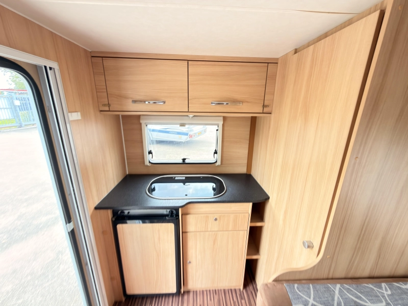 Sunlight Njoy 42 D +mover+voortent+Fietsdrag  foto: 6