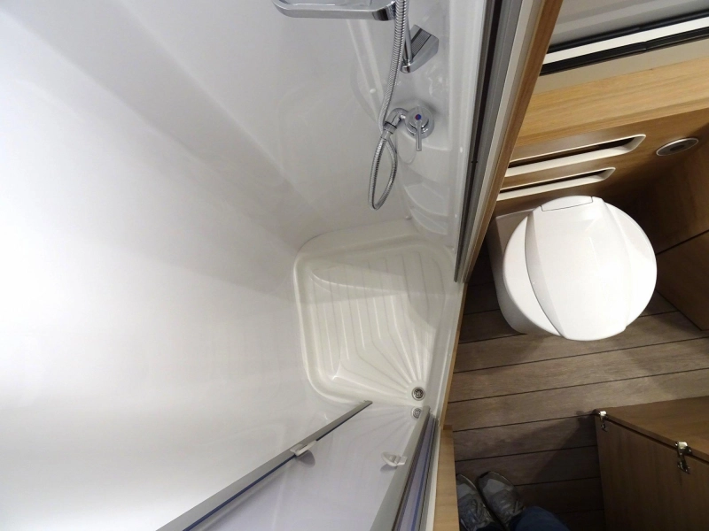 Knaus Sudwind Black Selection 500 QDK 50j witoma actiepakket  foto: 15