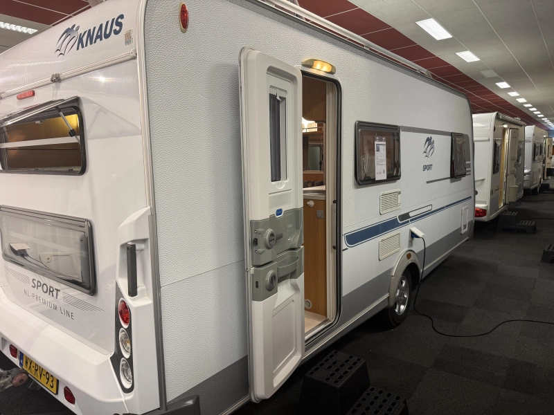Knaus Sport 500 FDK STAPELBED VASTBED ZITJE 