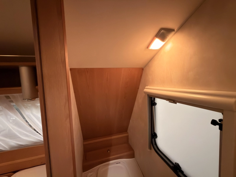 Kip Sky line Special 47 TDB +voortent+mover+luifel  foto: 13