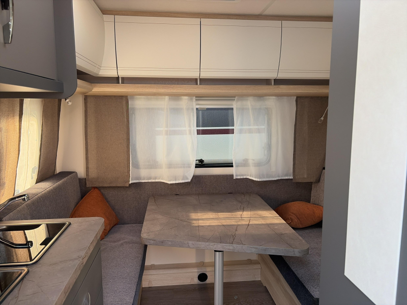 Hobby De Luxe 400 SFE Model 2027  foto: 8