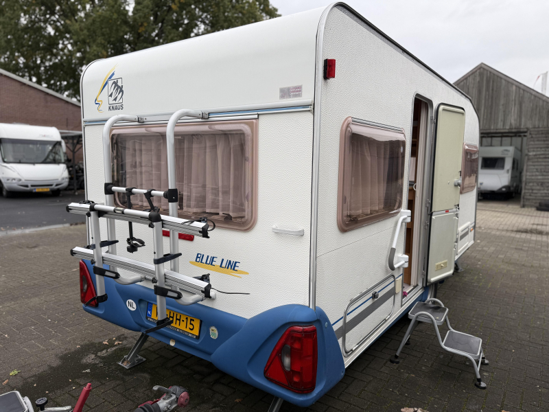 Knaus Blue Line 450 TK STAPELBED VASTBED RONDZIT  foto: 2