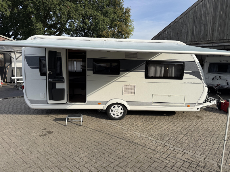 Hobby De Luxe Edition 495 UL 2 BEDDEN MOVER LUIFEL TOP 