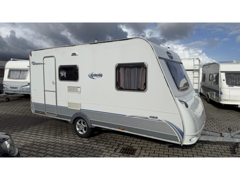 Caravelair Antares Luxe 426 stapelbed zit vast bed  foto: 0