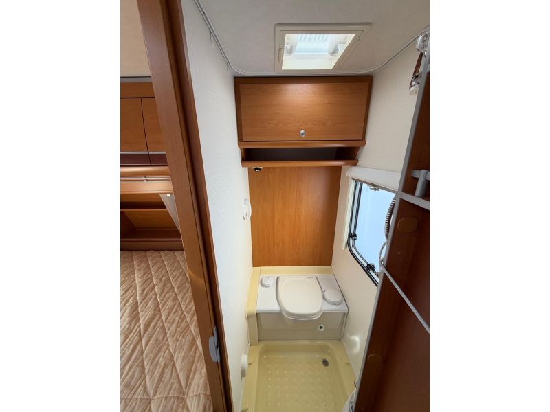 Dethleffs Beduin Emotion 485 DB Met Luifel en Isabella VT  foto: 9