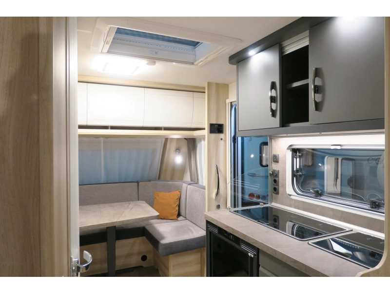 Hobby De Luxe 460 LU MOVER+CASSETTEL.+VOORTENT  foto: 8