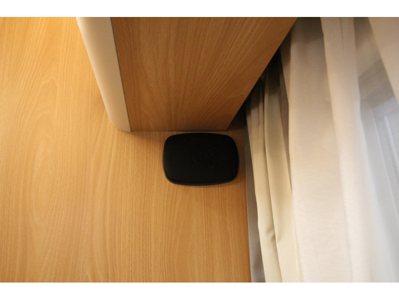 Knaus Sudwind Silver Selection 420 QD Mover Thule 6300 Voortent  foto: 15