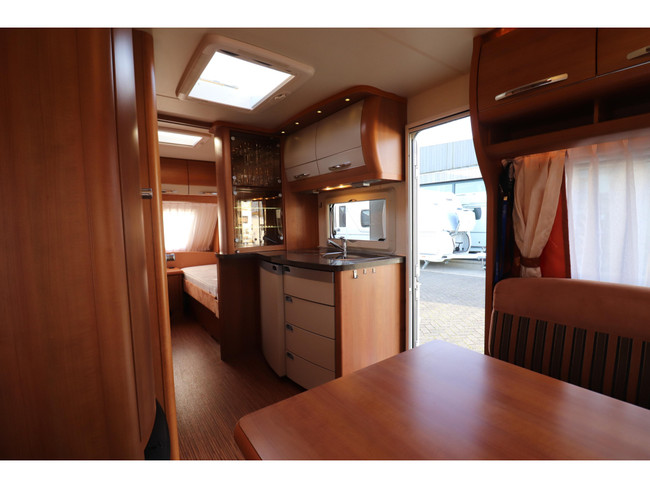 Hobby Excellent 495 UL Mover / Thule Luifel foto: 12