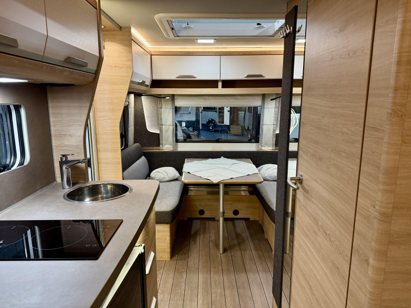 Knaus Sudwind 60 Years 460 EU E-Power super compleet  foto: 18