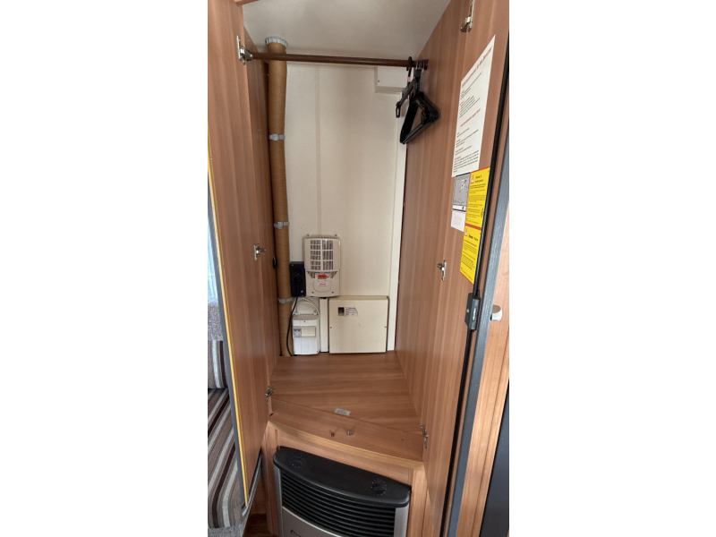 Hobby De Luxe 495 UL enkele bedden rondzit  foto: 4