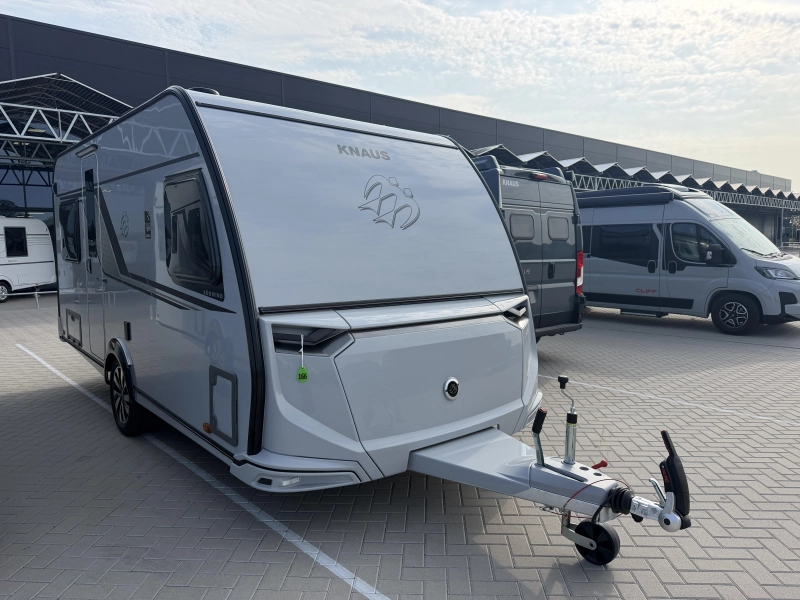Knaus Sudwind Black Selection 450 FU rondzit / fransbed 