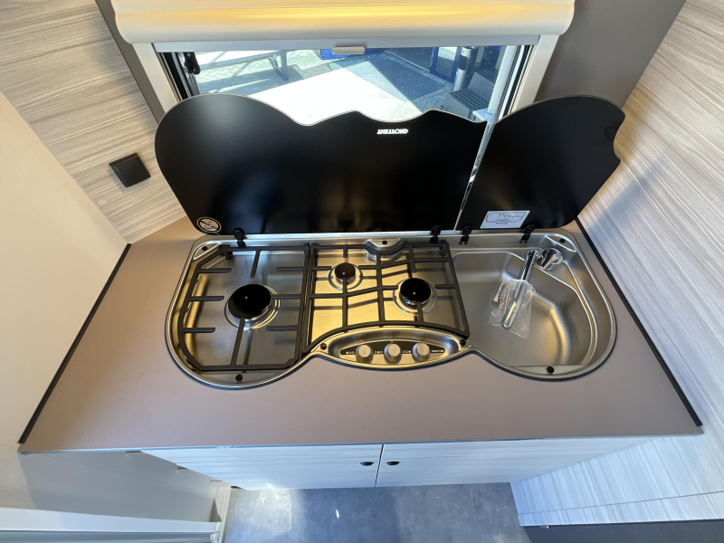 Dethleffs C'Joy Active 420 QSH COMPACT-XL KOELKAST  foto: 8