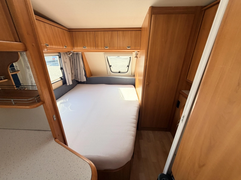 Hobby De luxe Easy 560 KMFE Voortent, 6 pers.  foto: 8