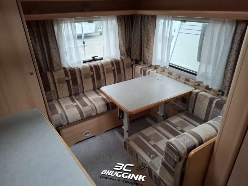 Knaus Sudwind As Good As Gold 400 TMF Dwars Bed Treinzit  foto: 3