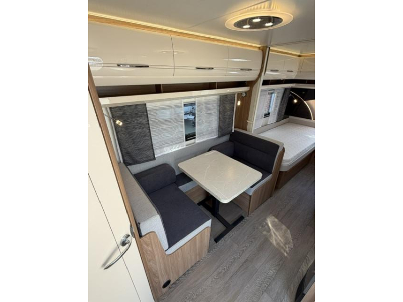 Hobby Excellent 460 SL Incl. Mover en Luifel  foto: 13