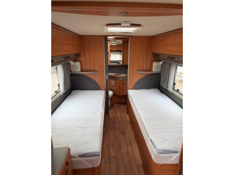 Eriba Nova GL 580 luifel voortent schotel  foto: 15