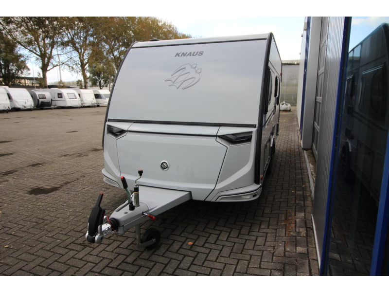 Knaus Sudwind Black Selection 450 FU Frans bed & rondzit! 