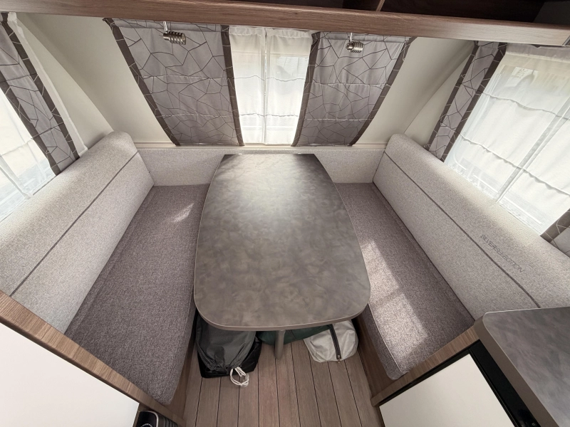 Knaus Sport Silver Selection 400 LK Voortent+Stapelbed+1300KG  foto: 12