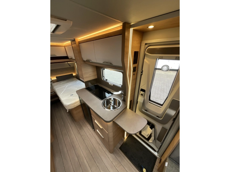 Knaus Sudwind Black Selection 460 EU MOVER-THULE LUIFEL-VLOERV  foto: 8