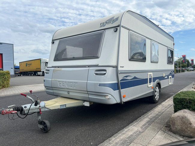 Fendt Saphir 470 | Fietsenrek | Rondzit | Vast bed | Voortent