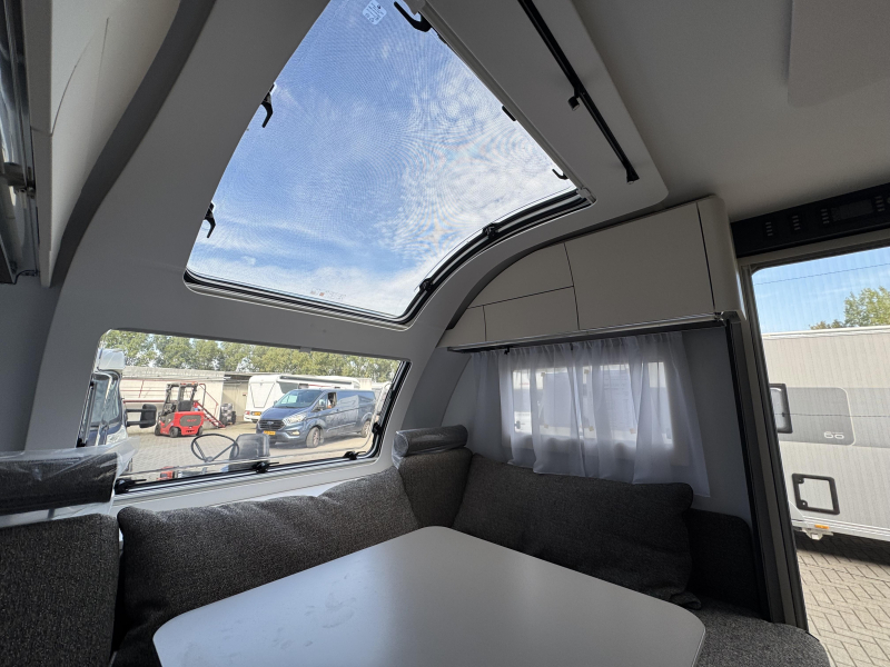 Adria Alpina 583 UL  foto: 13