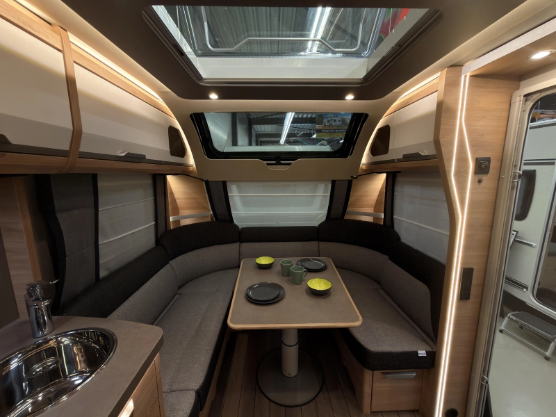 Knaus Sudwind Black Selection 500 FU 1800KG+vloer+Fransbed  foto: 5