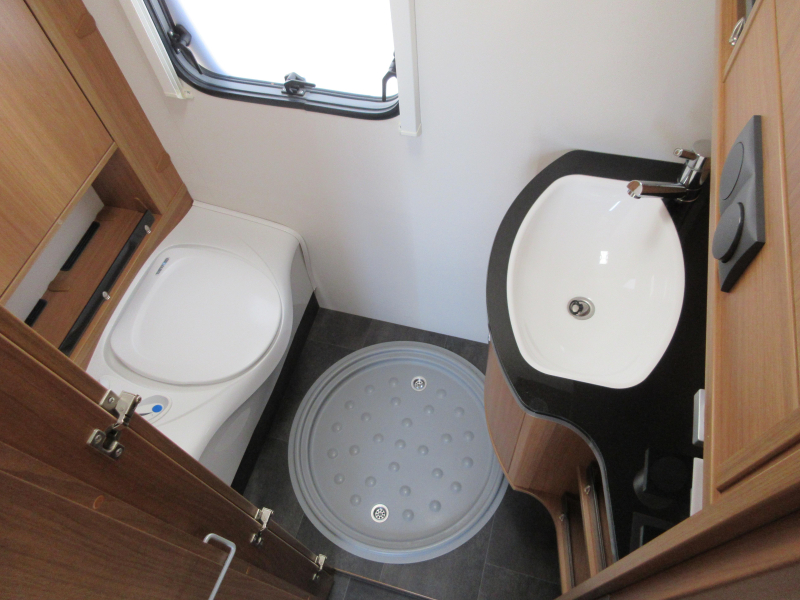 Dethleffs Nomad 540 DBM ALS NIEUW/ MOVER / LUIFEL  foto: 12