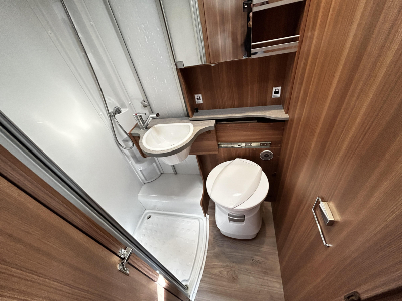 Weinsberg CaraHome 600 DKG Stapelbed/alkoof/6-zitpls  foto: 12