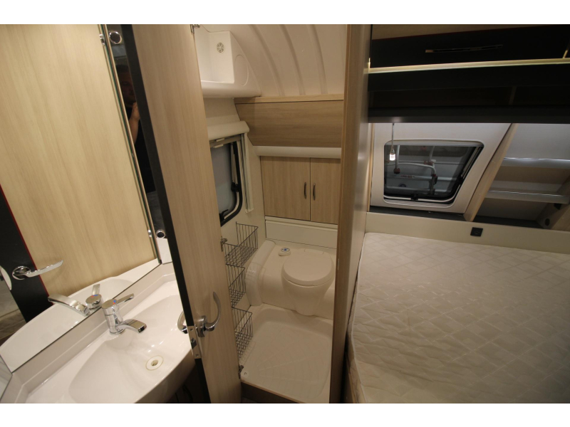 Hobby De Luxe Edition 460 UFE Topstaat, Hoge Koelkast  foto: 16