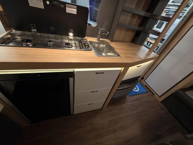 Knaus Sport Platinum 420 QD Platinum+1500KG+vloer  foto: 15