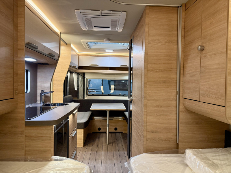 Knaus Sudwind Black Selection 460 EU Zomer Airco Actie!  foto: 9