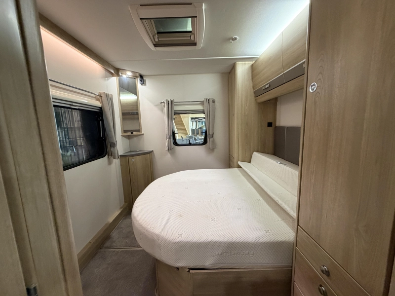Elddis Avante 454 Queensbed/Mover/Luifel  foto: 23