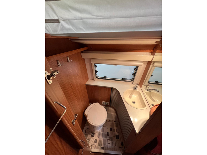 Eriba Touring 550 topstaat, luifel  foto: 16