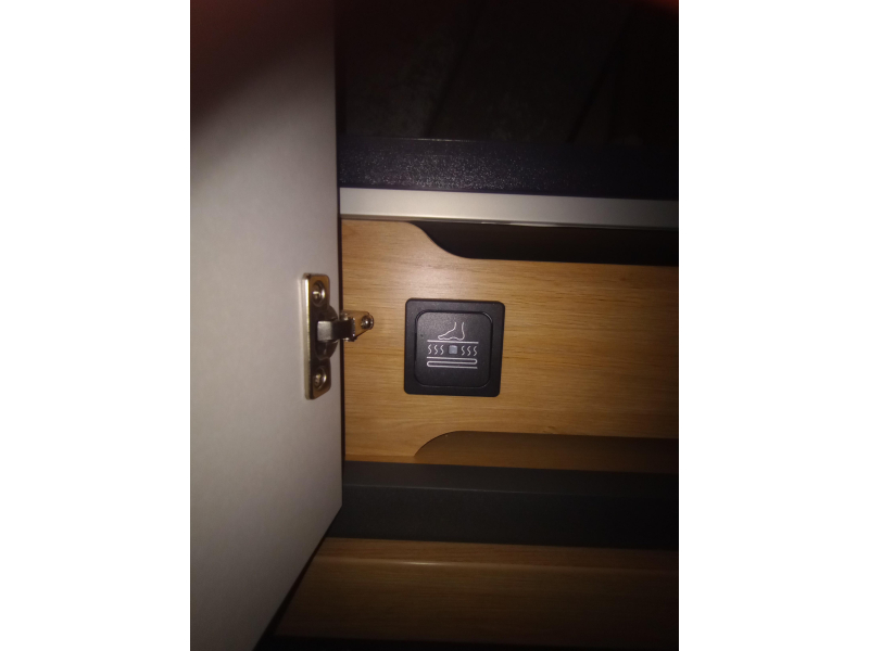 Knaus Sport 400 QD Thule Omnistor, vloerverw  foto: 9